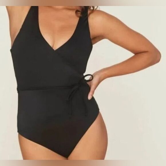 Andie Other - Andie Swim The Belmar One piece swimsuit size Medium Black NEW